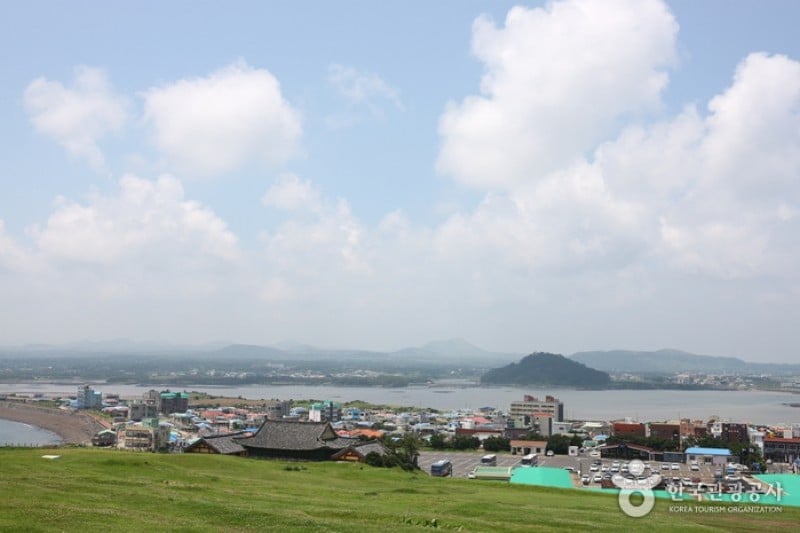 Seongsan Ilchulbong Peak [UNESCO World Heritage]  (18/31)