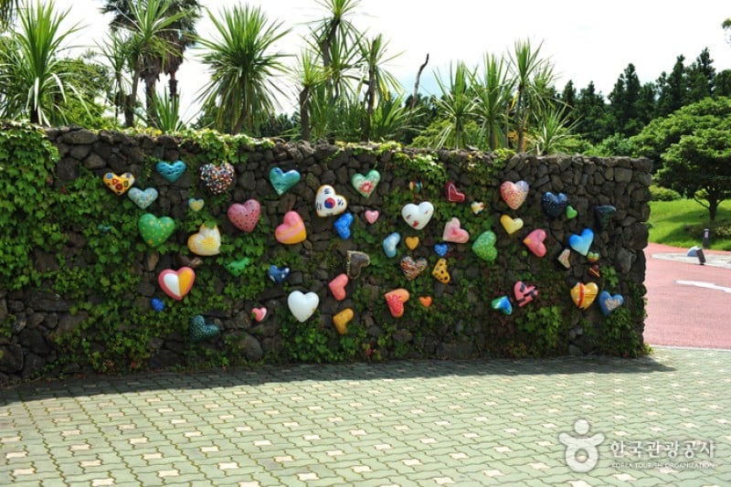 Jeju Love Land  (1/21)