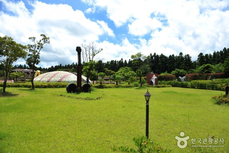 Jeju Love Land  (5/21)