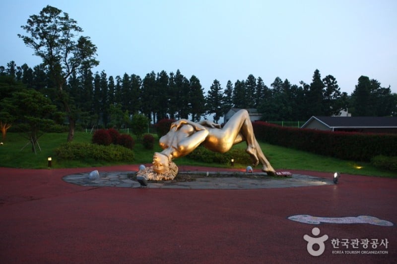 Jeju Love Land  (10/21)