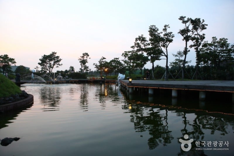 Jeju Love Land  (12/21)