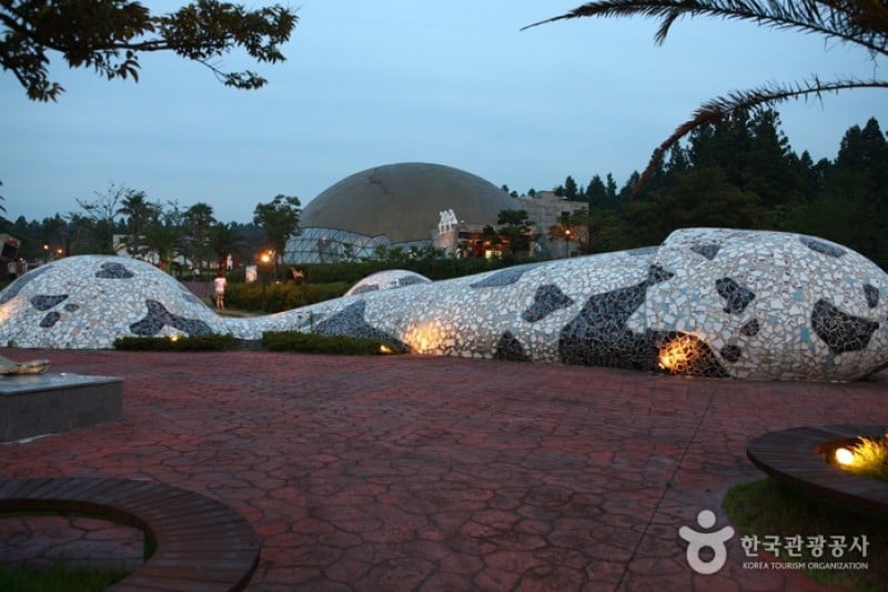Jeju Love Land  (13/21)