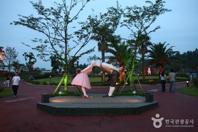 Jeju Love Land  (16/21)