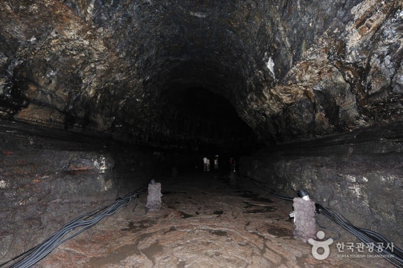 Manjanggul Cave [UNESCO World Heritage]  (3/15)