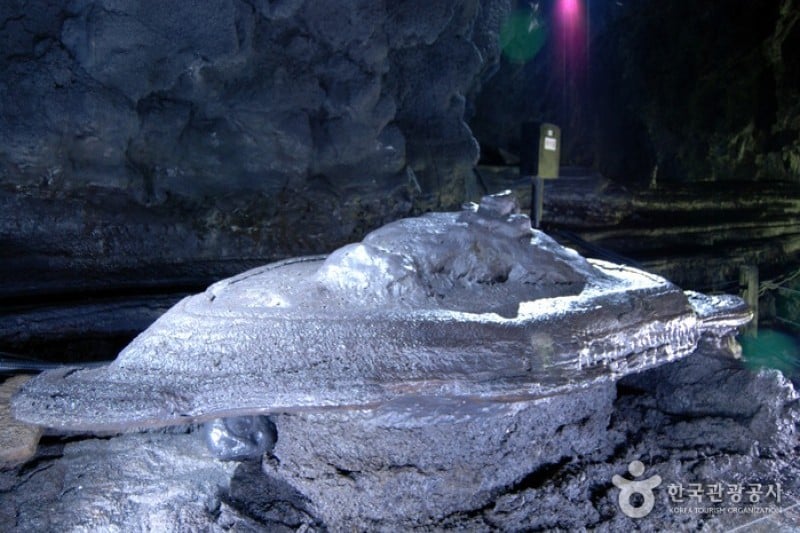 Manjanggul Cave [UNESCO World Heritage]  (7/15)