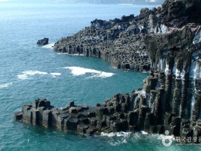 Daepo Jusangjeolli Cliff