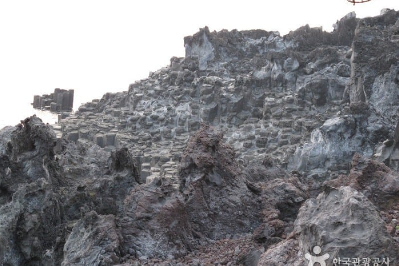 Daepo Jusangjeolli Cliff 