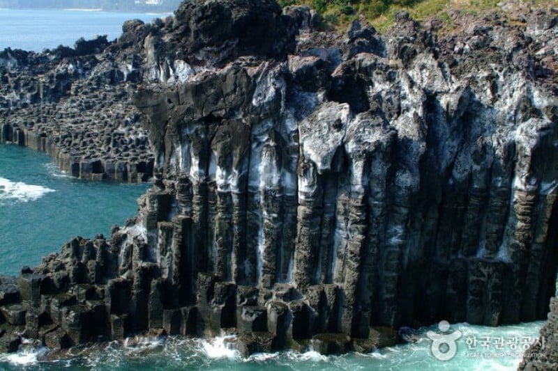 Daepo Jusangjeolli Cliff 