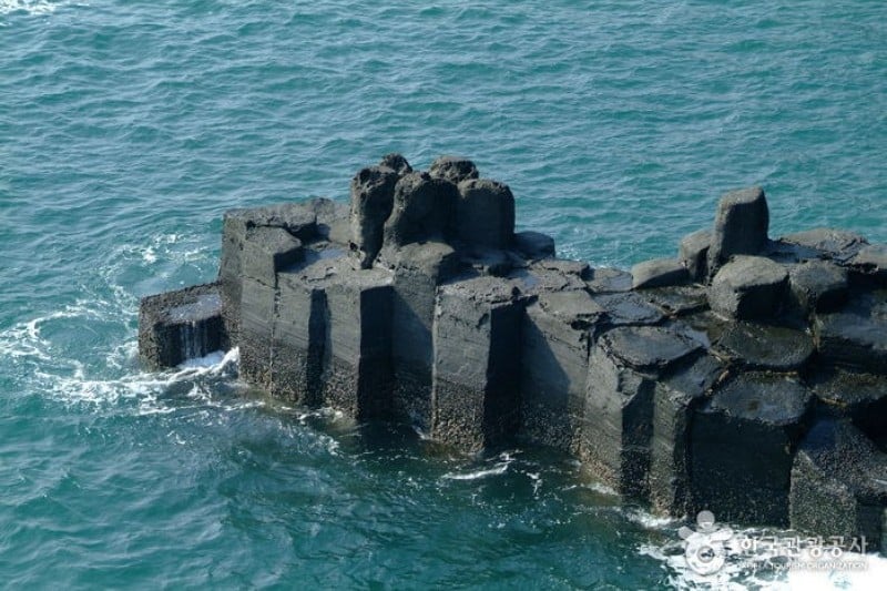 Daepo Jusangjeolli Cliff 
