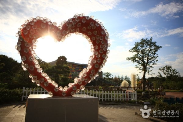 Jeju Glass Castle