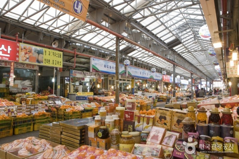 Jeju Dongmun Traditional Market  (1/8)