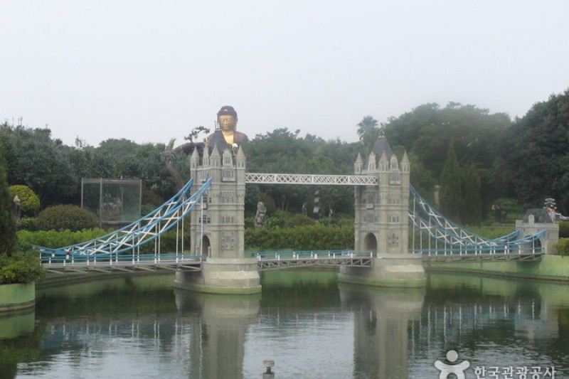 Jeju Soingook Theme Park  (7/41)