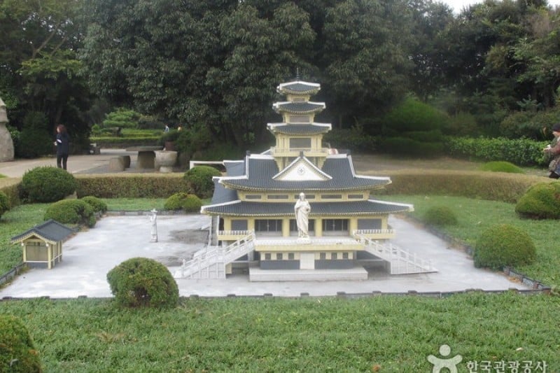 Jeju Soingook Theme Park  (9/41)