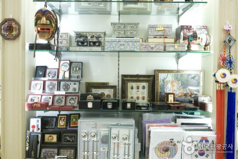 The Shilla Duty Free Shop - Jeju Branch  (2/17)
