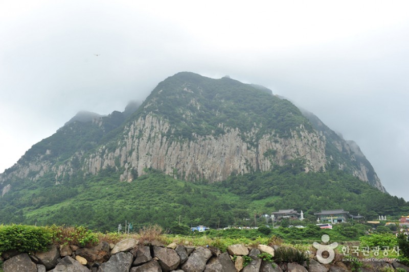 Sanbangsan Mountain  (2/14)