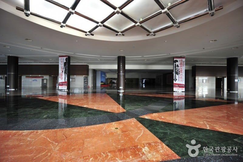 International Convention Center Jeju (ICC Jeju) (제주국제컨벤션센터) (2/14)