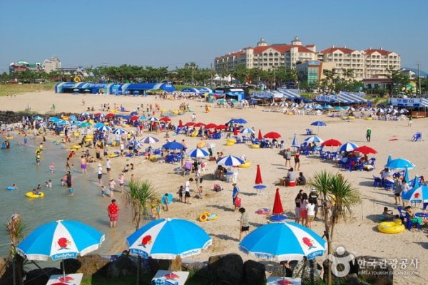 Hamdeok Beach