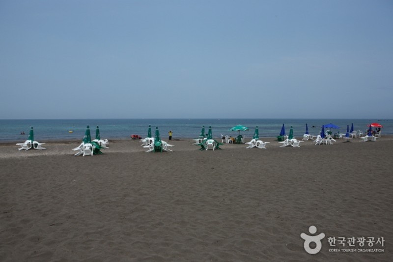 Samyang Black Sand Beach  (7/17)