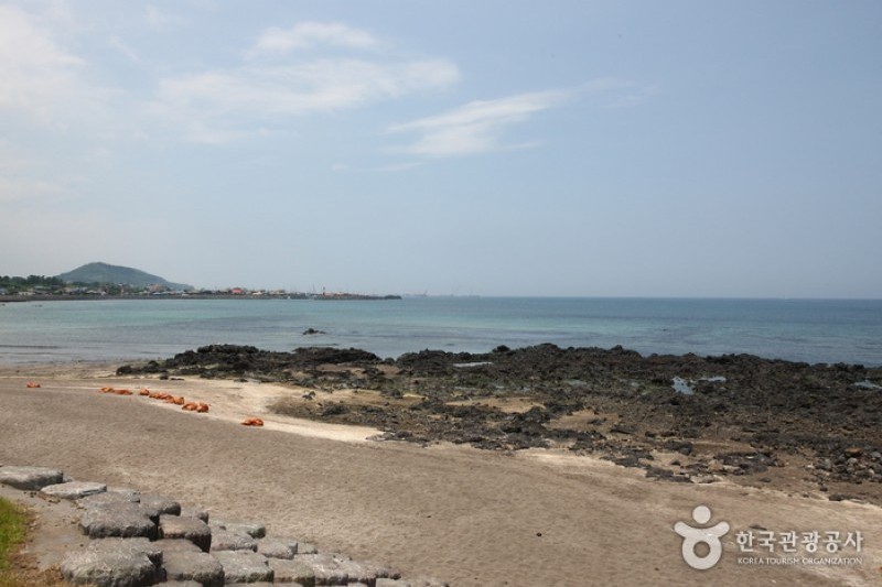 Samyang Black Sand Beach  (13/17)