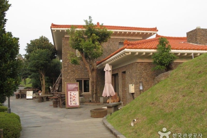 Jeju Bunjae Artpia Museum  (18/27)