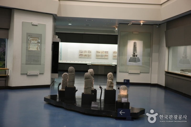 Jeju National Museum  (3/12)