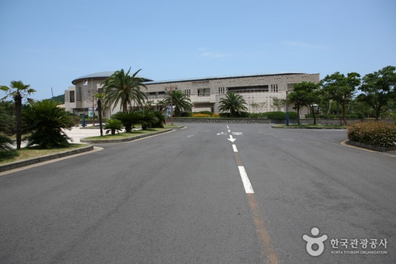 Jeju National Museum  (10/12)
