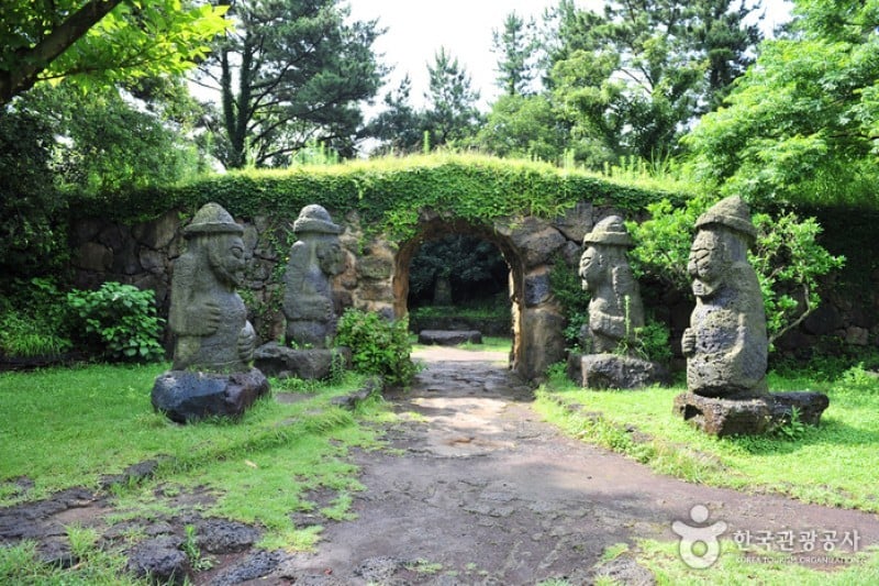 Bukchon Dol Hareubang Park  (5/17)
