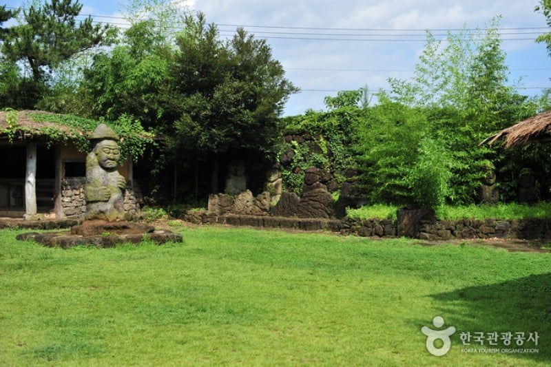 Bukchon Dol Hareubang Park  (7/17)