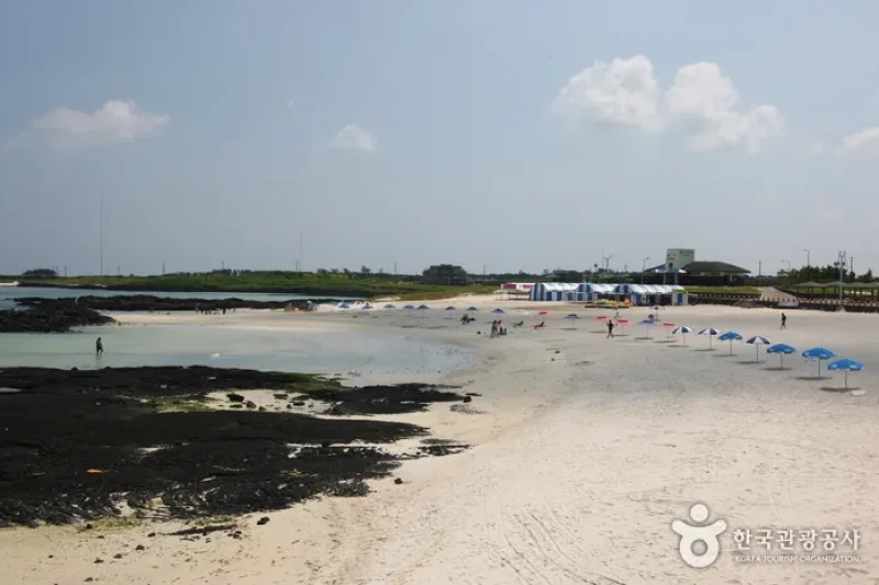 Gimnyeong Seonsegi Beach  (8/20)