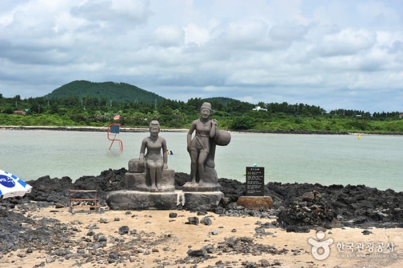 Pyoseon Haevich Beach  (2/7)