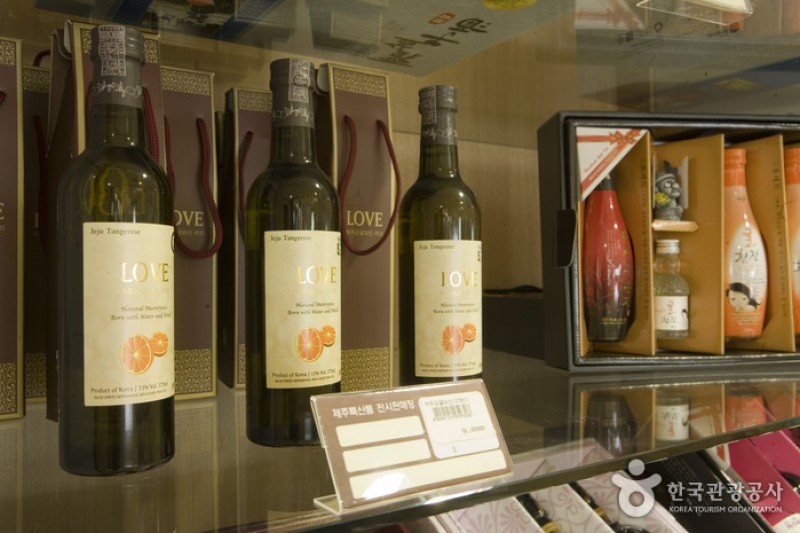 Jeju Local Produce Display and Sales Market  (3/9)