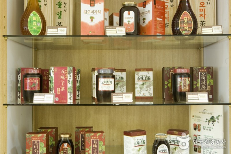 Jeju Local Produce Display and Sales Market  (4/9)
