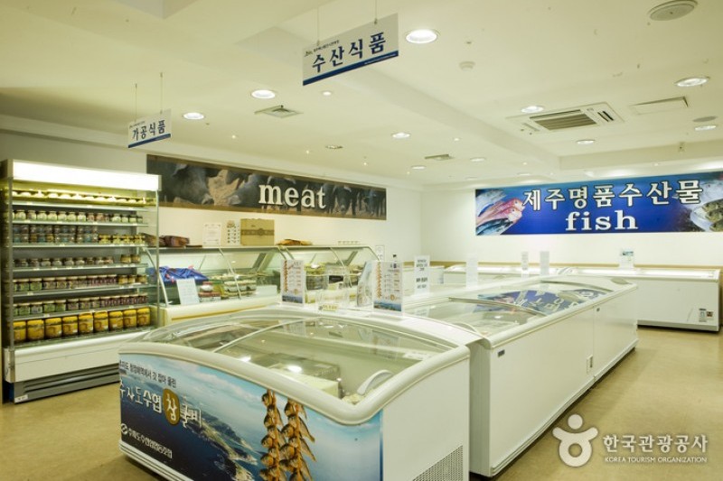 Jeju Local Produce Display and Sales Market  (5/9)