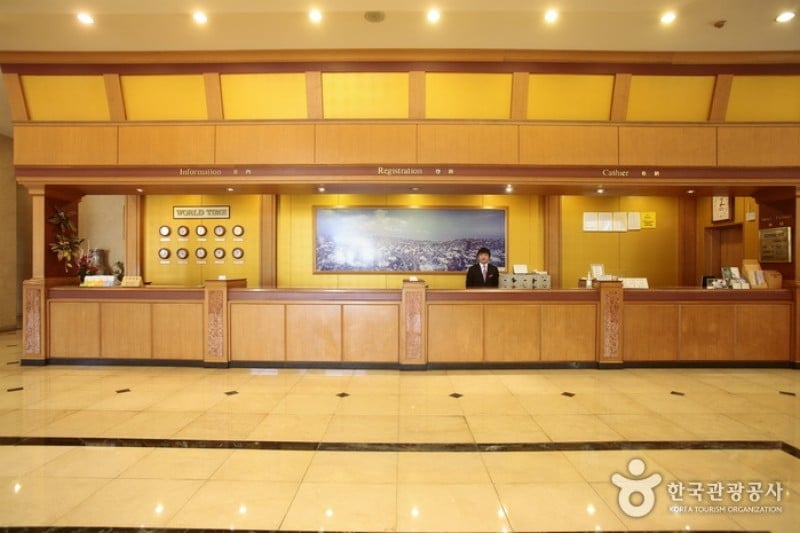 Hotel New Crown  (5/30)