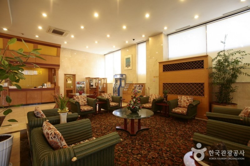 Hotel New Crown  (7/30)