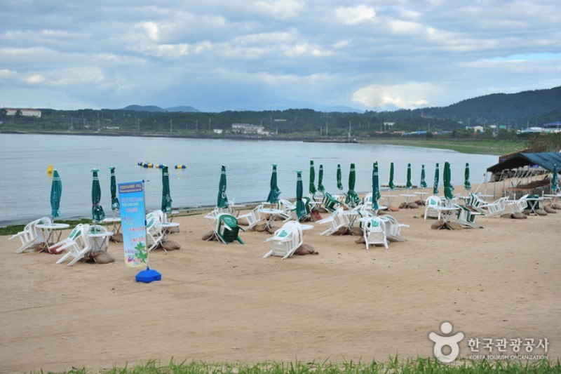 Sinyang Beach  (3/3)