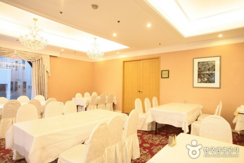 Robero Hotel  (7/29)