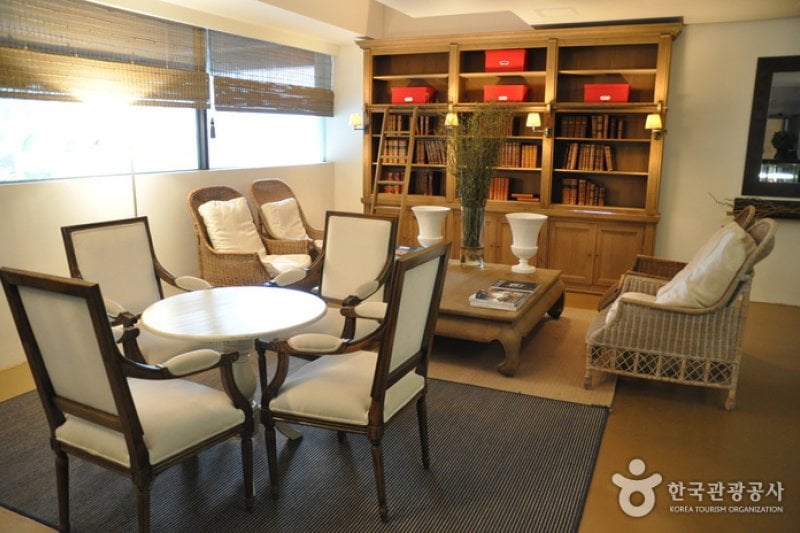 Baume Couture Boutique Hotel  (4/44)