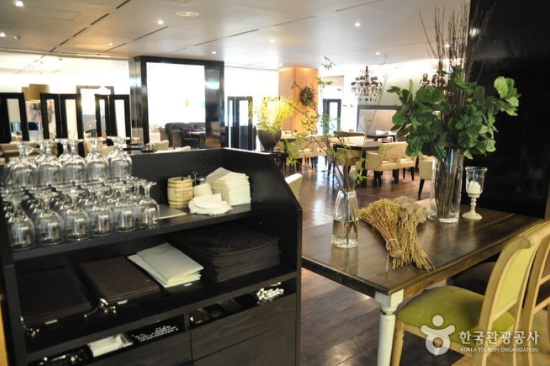 Baume Couture Boutique Hotel  (9/44)