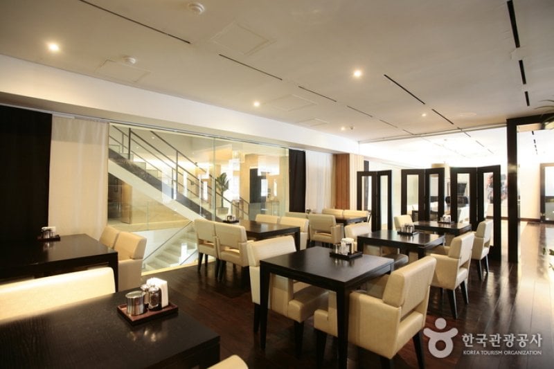 Baume Couture Boutique Hotel  (14/44)