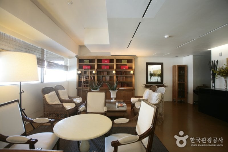 Baume Couture Boutique Hotel  (17/44)