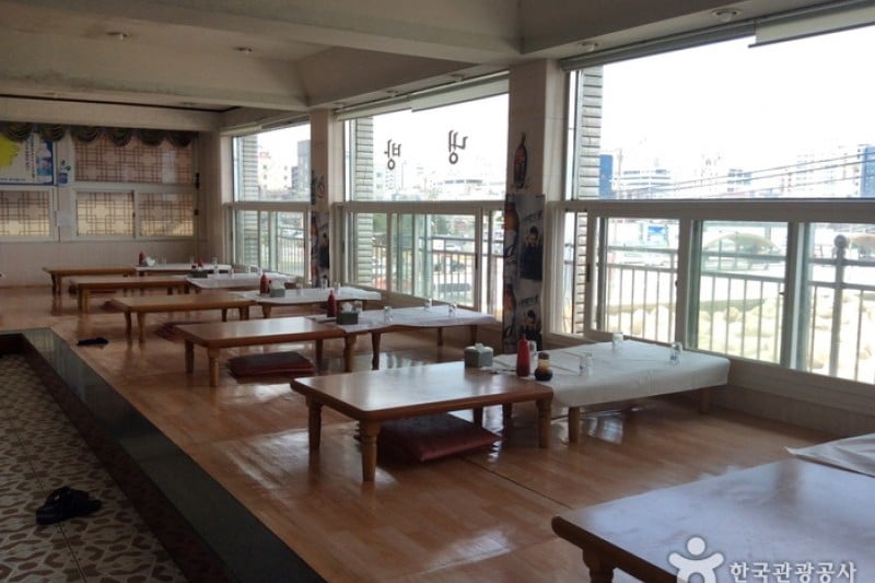 Haejin Hoetjip(raw fish restaurant) (3/5)