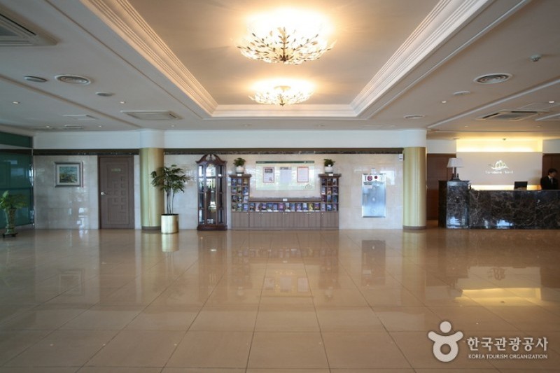 Jeju Sunshine Hotel  (8/37)