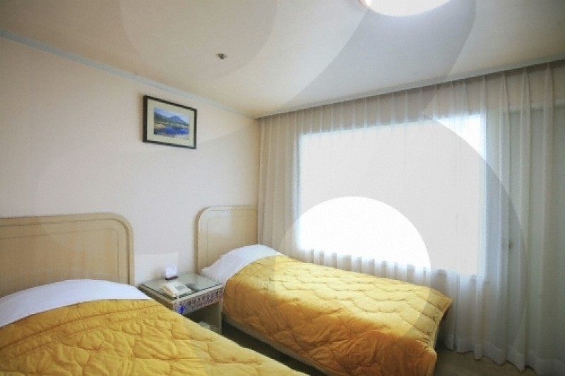 Honey Crown Hotel  (6/22)