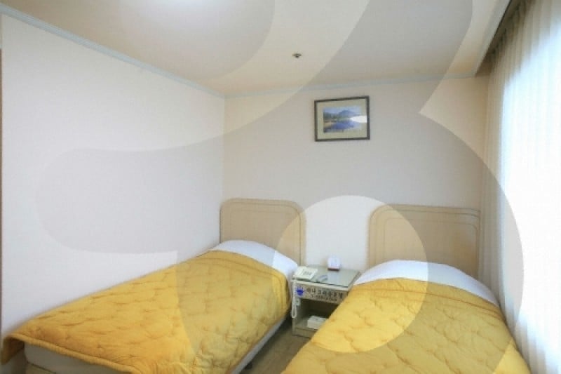 Honey Crown Hotel  (8/22)