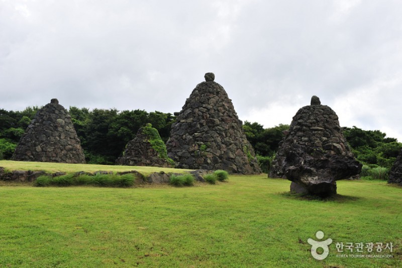 Jeju Stone Park  (5/33)