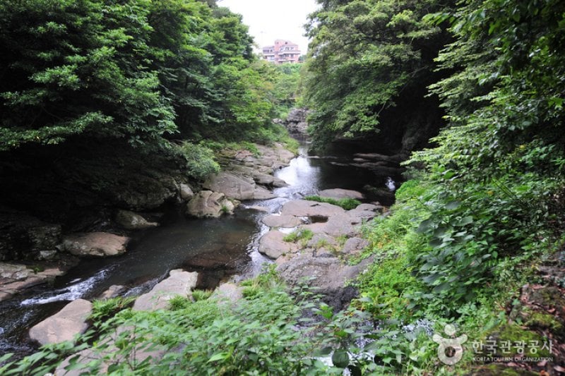 Andeok Valley  (4/17)