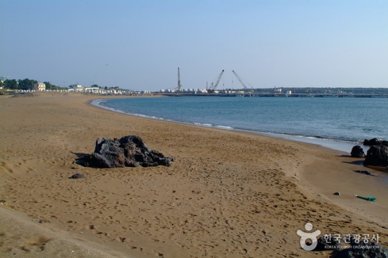 Hwasun Golden Sand Beach  (3/9)