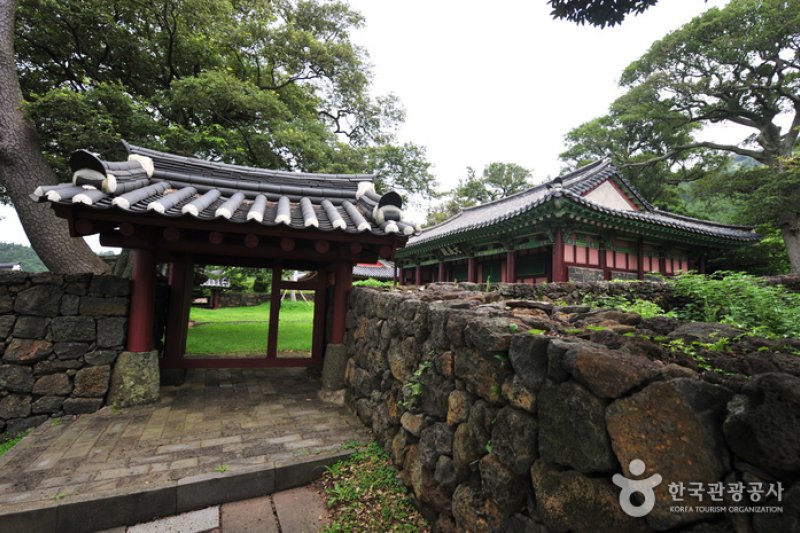 Daejeonghyanggyo Confucian School  (3/8)