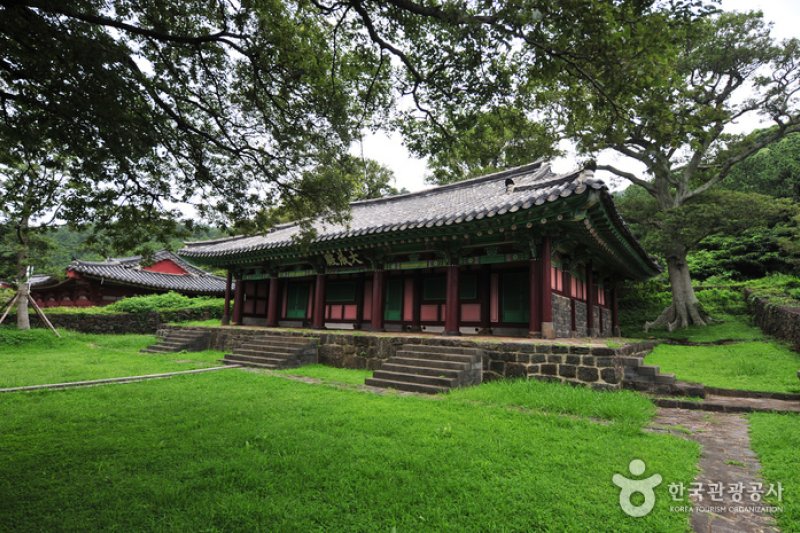Daejeonghyanggyo Confucian School  (8/8)